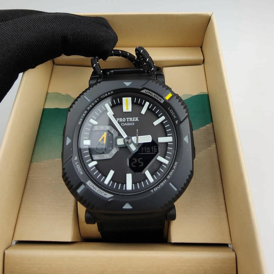 Premium Outdoor Style Analog-Digital Sports Watch Rugged Black Dial with Dual Display