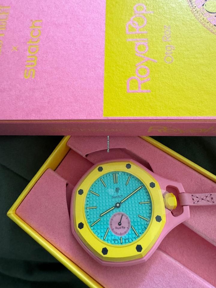 Premium Color Pop Analog Watch for Men & Women Stylish Designer Dial with Soft Strap