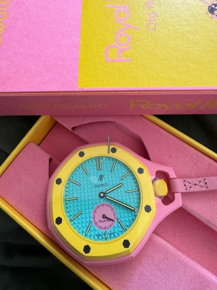 Premium Color Pop Analog Watch for Men & Women Stylish Designer Dial with Soft Strap